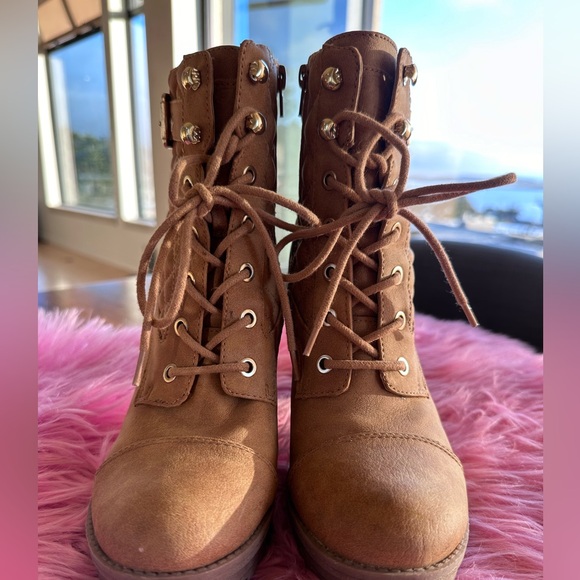 Guess camel color ankle combat boots. 🥾 - Picture 1 of 6